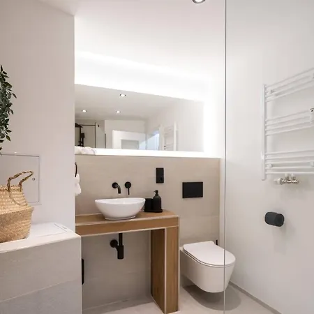 New - - - Universitaetsklinikum *